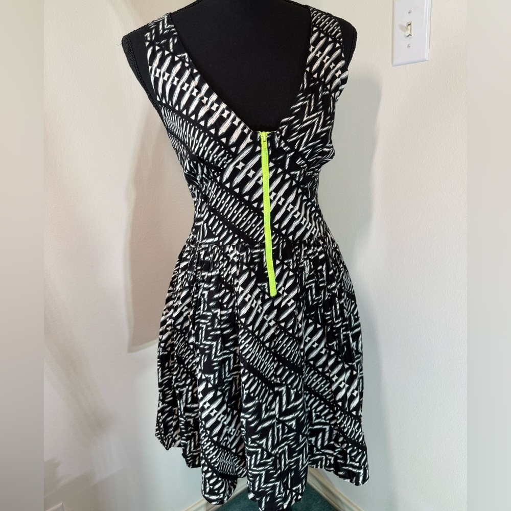 Black & White Party Dress Neon Green Zipper & Criss Cross Back Straps - Picture 5 of 14